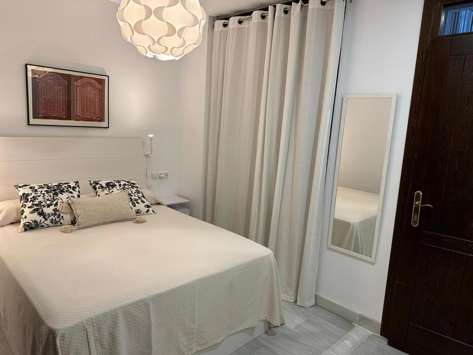 Casa De Eugenia Apartment Малага Екстериор снимка